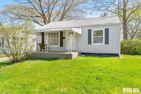 6 Harriet Ln, Springfield, IL 62702