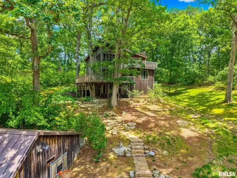 1077 Knox Rd 500 E Rd, Galesburg, IL 61401