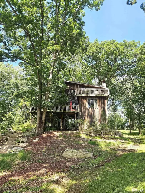 1077 Knox Rd 500 E Rd, Galesburg, IL 61401