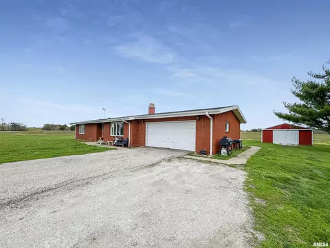 352 1315 East St, Versailles, IL 62378
