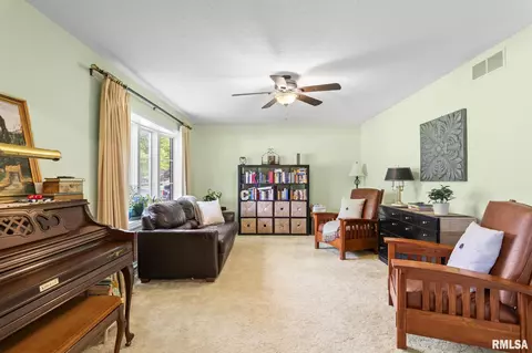 2340 Bates Ave, Springfield, IL 62704 photo 9