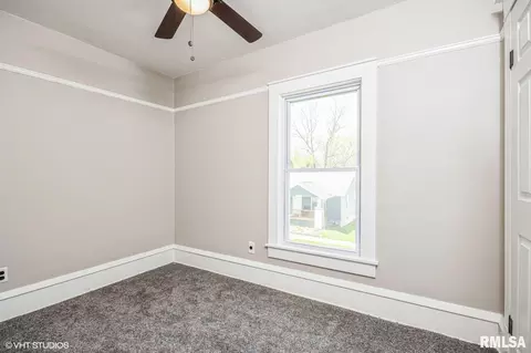Bedroom - 1605 E Clay St, Decatur, IL 62521 photo 6 of 6