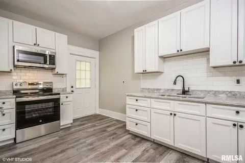 Kitchen - 1605 E Clay St, Decatur, IL 62521 photo 1 of 1