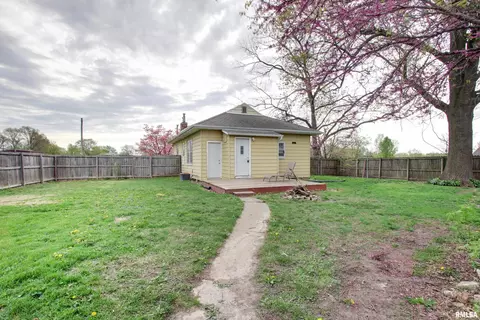Exterior - 344 S State Rd, Mendon, IL 62351 photo 5 of 6
