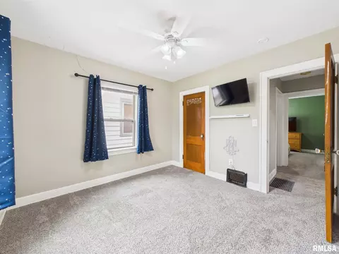 Bedroom - 2417 Yale Blvd, Springfield, IL 62703 photo 6 of 7