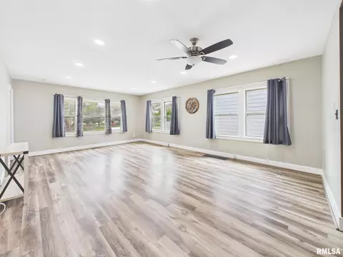 Living - 2417 Yale Blvd, Springfield, IL 62703 photo 4 of 4
