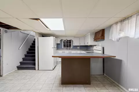 Kitchen - 2128 S State St, Springfield, IL 62704 photo 3 of 4