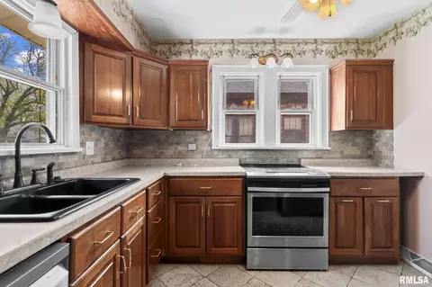 Kitchen - 2128 S State St, Springfield, IL 62704 photo 1 of 4