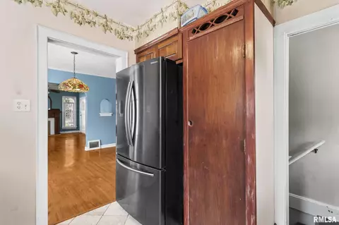 Entry Way - 2128 S State St, Springfield, IL 62704 photo 1 of 1