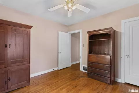 Bedroom - 2128 S State St, Springfield, IL 62704 photo 1 of 5