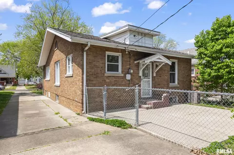 Exterior - 2128 S State St, Springfield, IL 62704 photo 5 of 7