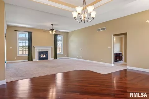 Living - 5909 Hedley Rd, Springfield, IL 62711 photo 5 of 5