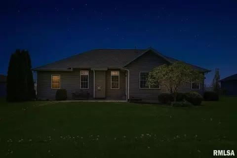 Exterior - 5909 Hedley Rd, Springfield, IL 62711 photo 2 of 10