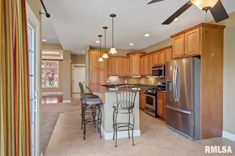 Kitchen - 5909 Hedley Rd, Springfield, IL 62711 photo 4 of 5