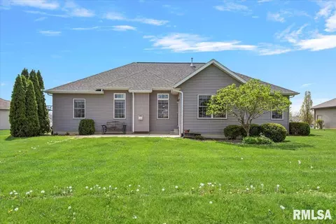 Exterior - 5909 Hedley Rd, Springfield, IL 62711 photo 8 of 10