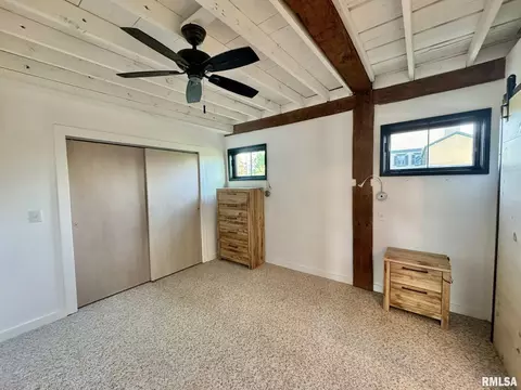Bedroom - 27 Hamlin Heights Dr, Hannibal, MO 63401 photo 2 of 2