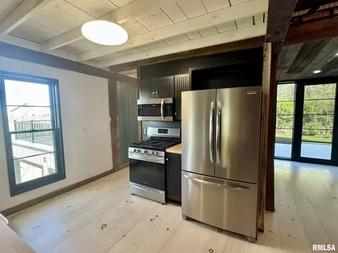 Kitchen - 27 Hamlin Heights Dr, Hannibal, MO 63401 photo 3 of 3