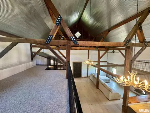 Entry Way - 27 Hamlin Heights Dr, Hannibal, MO 63401 photo 6 of 9
