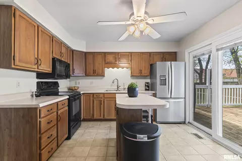 240 Buckhorn Dr, Springfield, IL 62707 photo 7