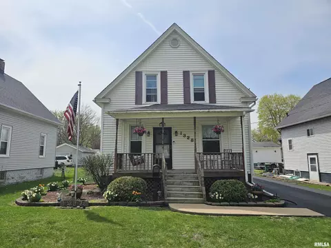 1328 E Losey St, Galesburg, IL 61401