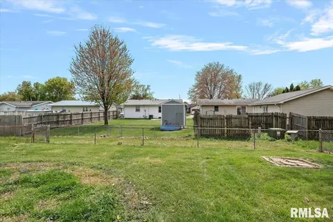 Exterior - 3000 Griffiths Ave, Springfield, IL 62702 photo 4 of 7