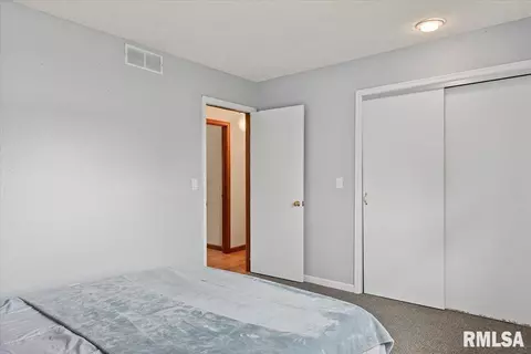 Bedroom - 3000 Griffiths Ave, Springfield, IL 62702 photo 2 of 5