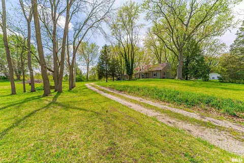 6112 Turkey Run Rd, Sherman, IL 62684