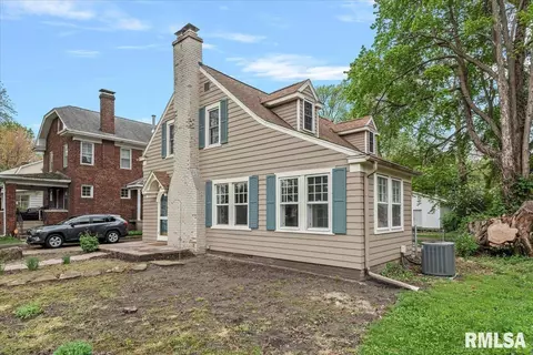 1615 S Douglas Ave, Springfield, IL 62704 photo 3