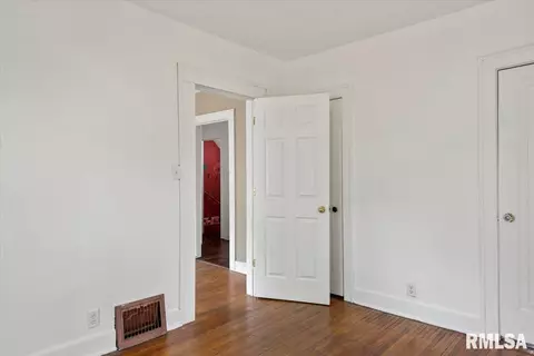 1615 S Douglas Ave, Springfield, IL 62704 photo 18
