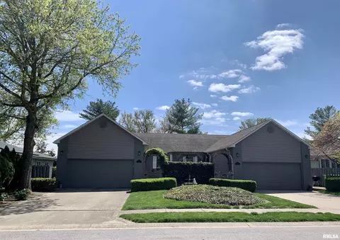 31 Nob Hill Dr # A, Jacksonville, IL 62650