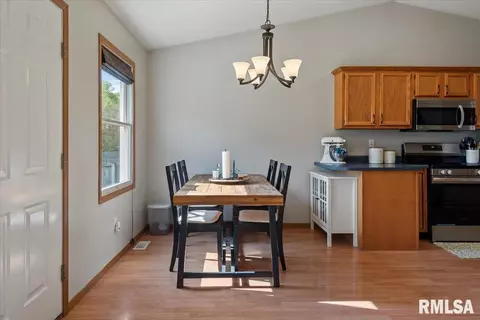 Dining - 504 N Bitterroot Dr, Athens, IL 62613 photo 1 of 1