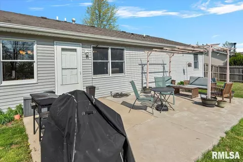 Other - 504 N Bitterroot Dr, Athens, IL 62613 photo 5 of 6