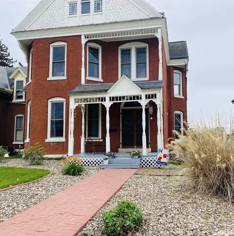 1016 Payson Ave, Quincy, IL 62301