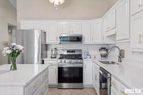 1901 Plover Rd, Springfield, IL 62711 photo 10
