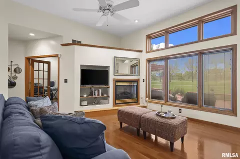 Living - 340 Sebring Rd, Springfield, IL 62707 photo 1 of 2