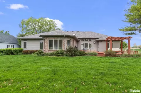 Exterior - 340 Sebring Rd, Springfield, IL 62707 photo 8 of 9