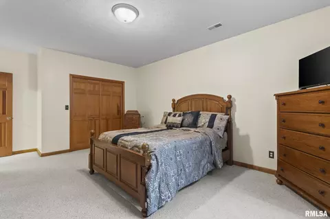 Bedroom - 340 Sebring Rd, Springfield, IL 62707 photo 6 of 7