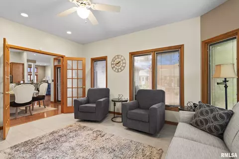 Living - 340 Sebring Rd, Springfield, IL 62707 photo 2 of 2
