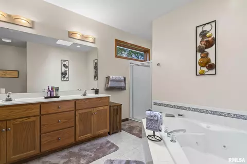 Bath - 340 Sebring Rd, Springfield, IL 62707 photo 1 of 4