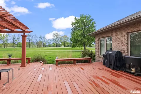 Exterior - 340 Sebring Rd, Springfield, IL 62707 photo 4 of 9