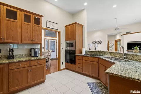 Kitchen - 340 Sebring Rd, Springfield, IL 62707 photo 2 of 4