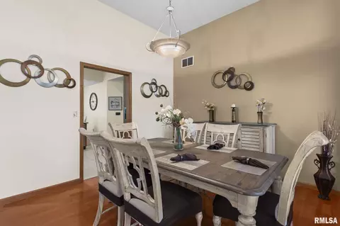 Dining - 340 Sebring Rd, Springfield, IL 62707 photo 2 of 5