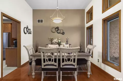 Dining - 340 Sebring Rd, Springfield, IL 62707 photo 1 of 5