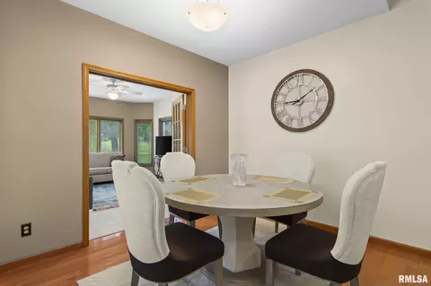 Dining - 340 Sebring Rd, Springfield, IL 62707 photo 5 of 5