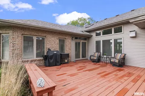 Exterior - 340 Sebring Rd, Springfield, IL 62707 photo 3 of 9