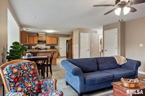 2909 Laxford Dr, Springfield, IL 62712 photo 10