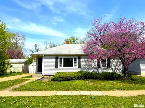 745 E Fremont St, Galesburg, IL 61401