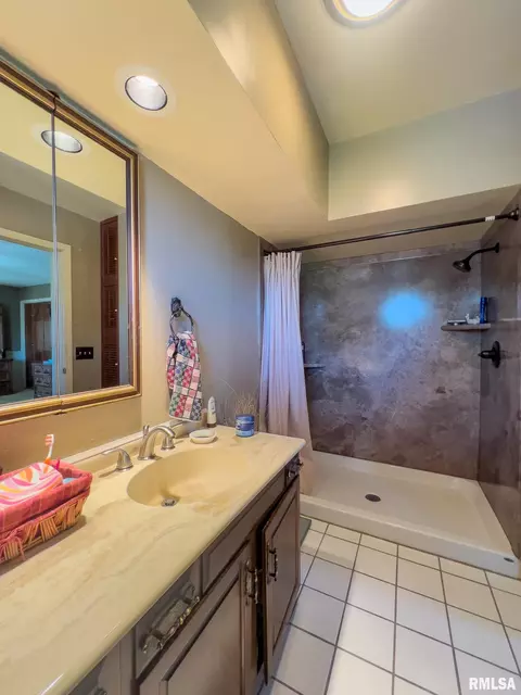 312 N Cedar St, Abingdon, IL 61410 photo 29