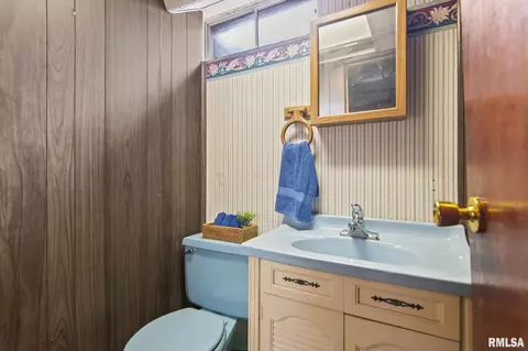 Bath - 42 Coachlight Ct, Springfield, IL 62703 photo 2 of 2