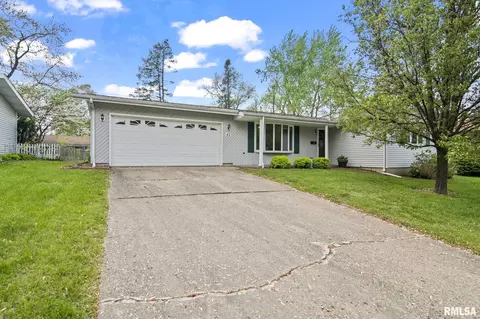 42 Coachlight Ct, Springfield, IL 62703